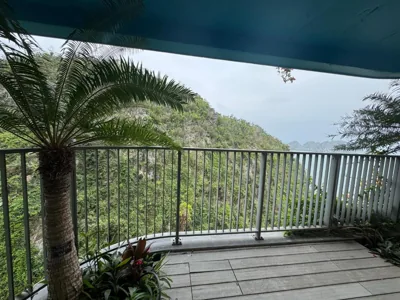The High-Floor Beachfront Residence, Dual-Balcony Mountain-Sea Views, 5-star Cat Ba Resort with Private Beach and Premium Onsen – Photos 10