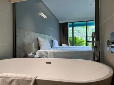 The High-Floor Beachfront Residence, Dual-Balcony Mountain-Sea Views, 5-star Cat Ba Resort with Private Beach and Premium Onsen – Photos 13